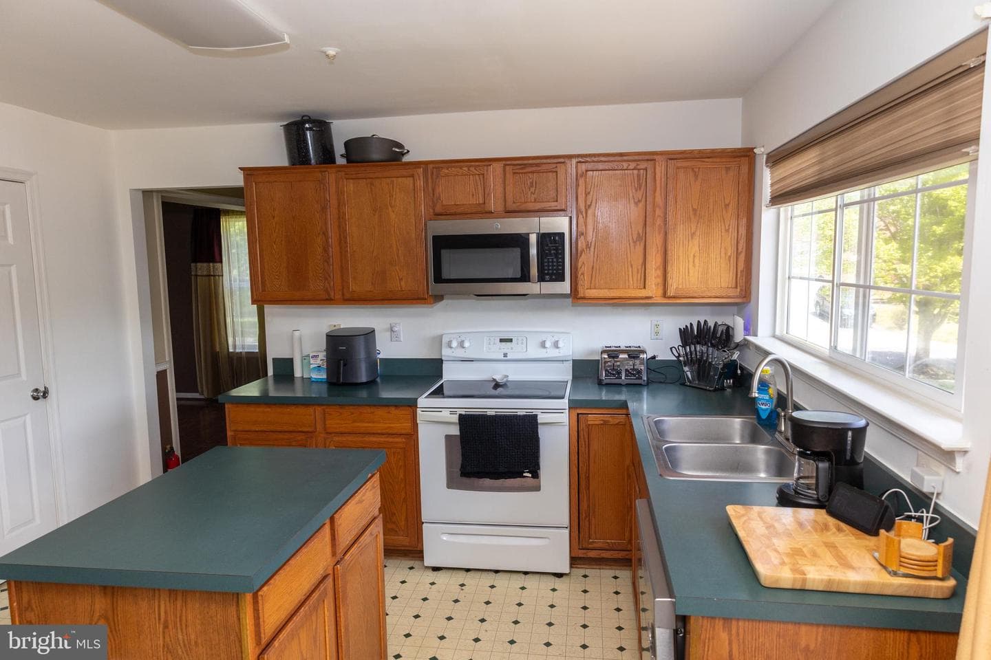 4200 Alsace Way photo 24