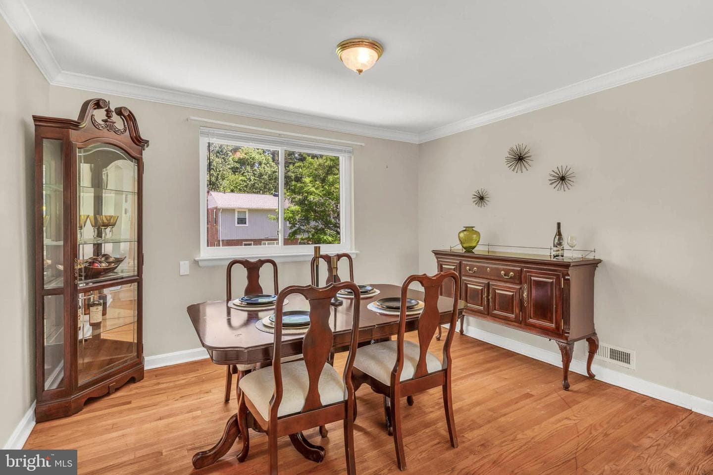 2300 Foster Place photo 9