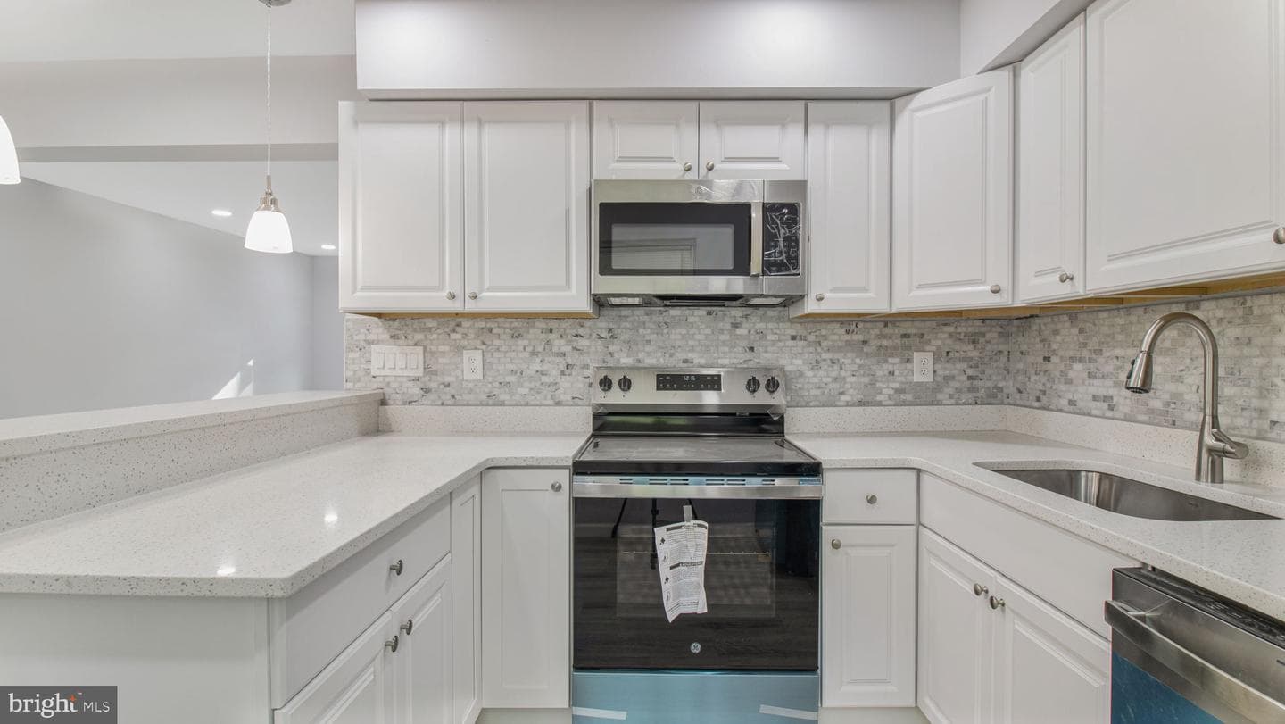 5757 Falkland Place photo 16