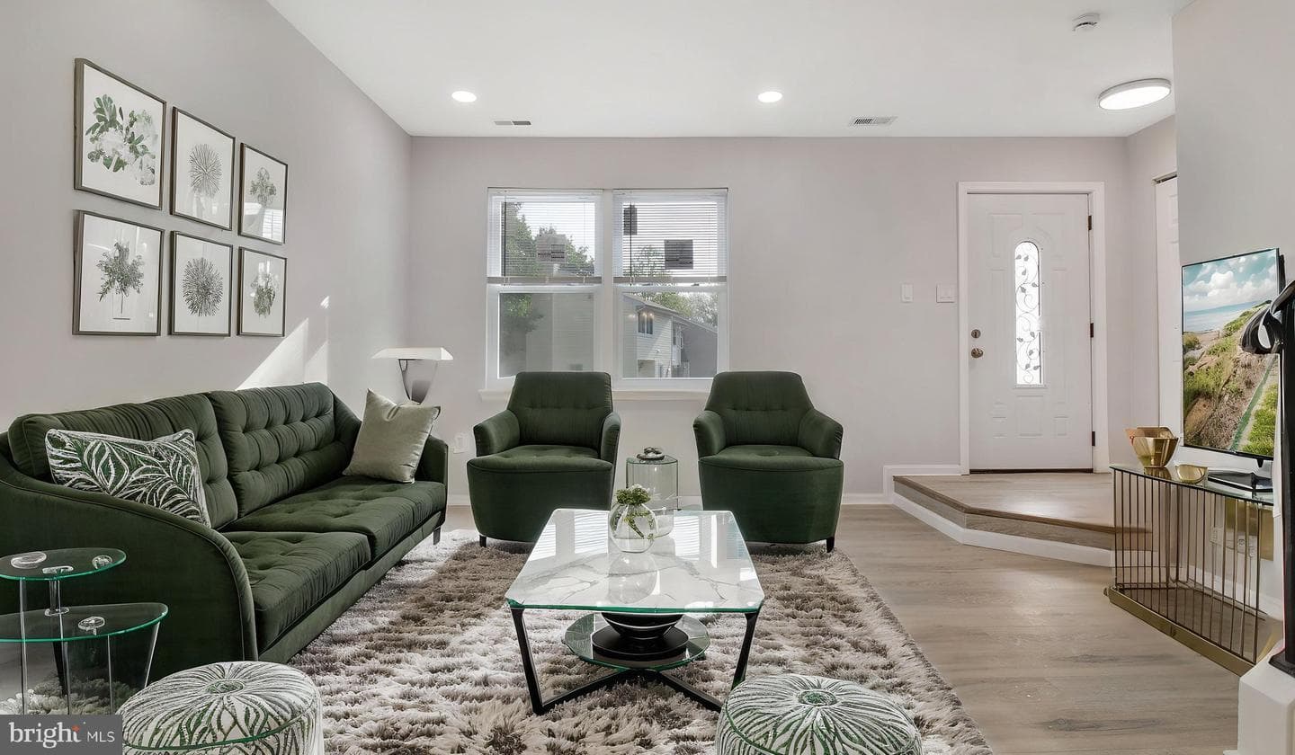 5757 Falkland Place photo 2