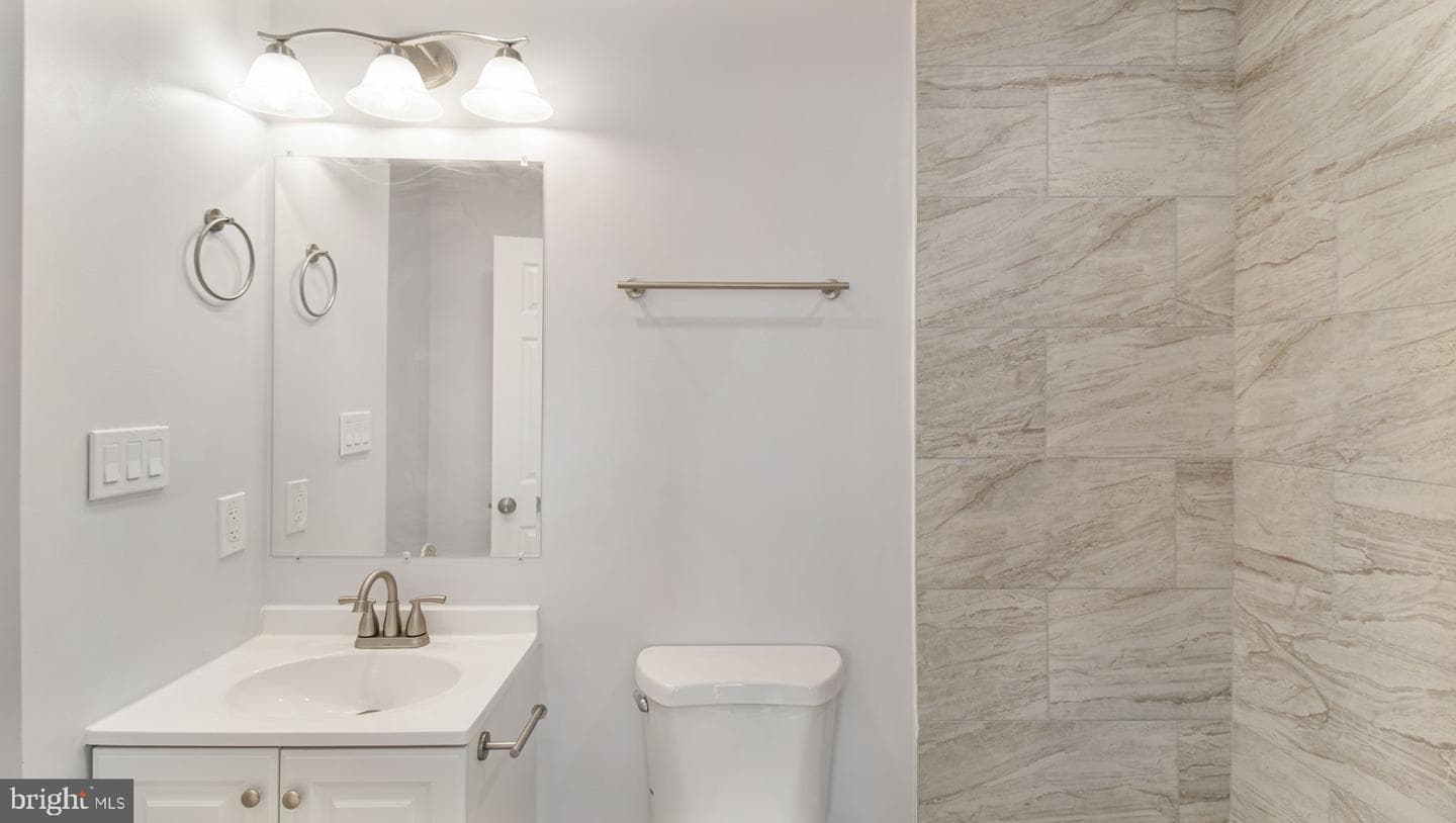 5757 Falkland Place photo 32