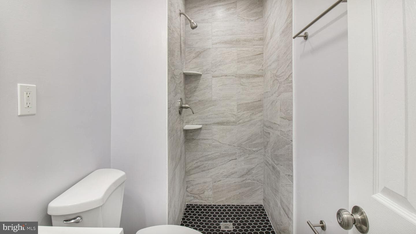 5757 Falkland Place photo 35