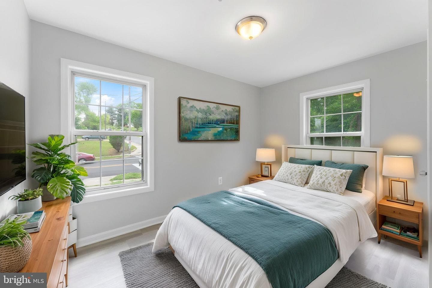300 Goldleaf Ave photo 18