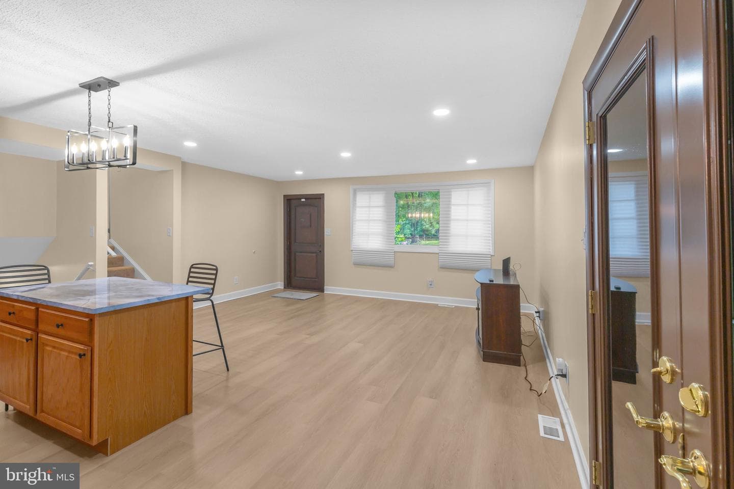 7509 Glade Drive photo 4