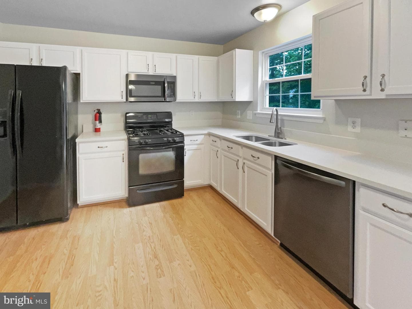 8233 Dellwood Court photo 6