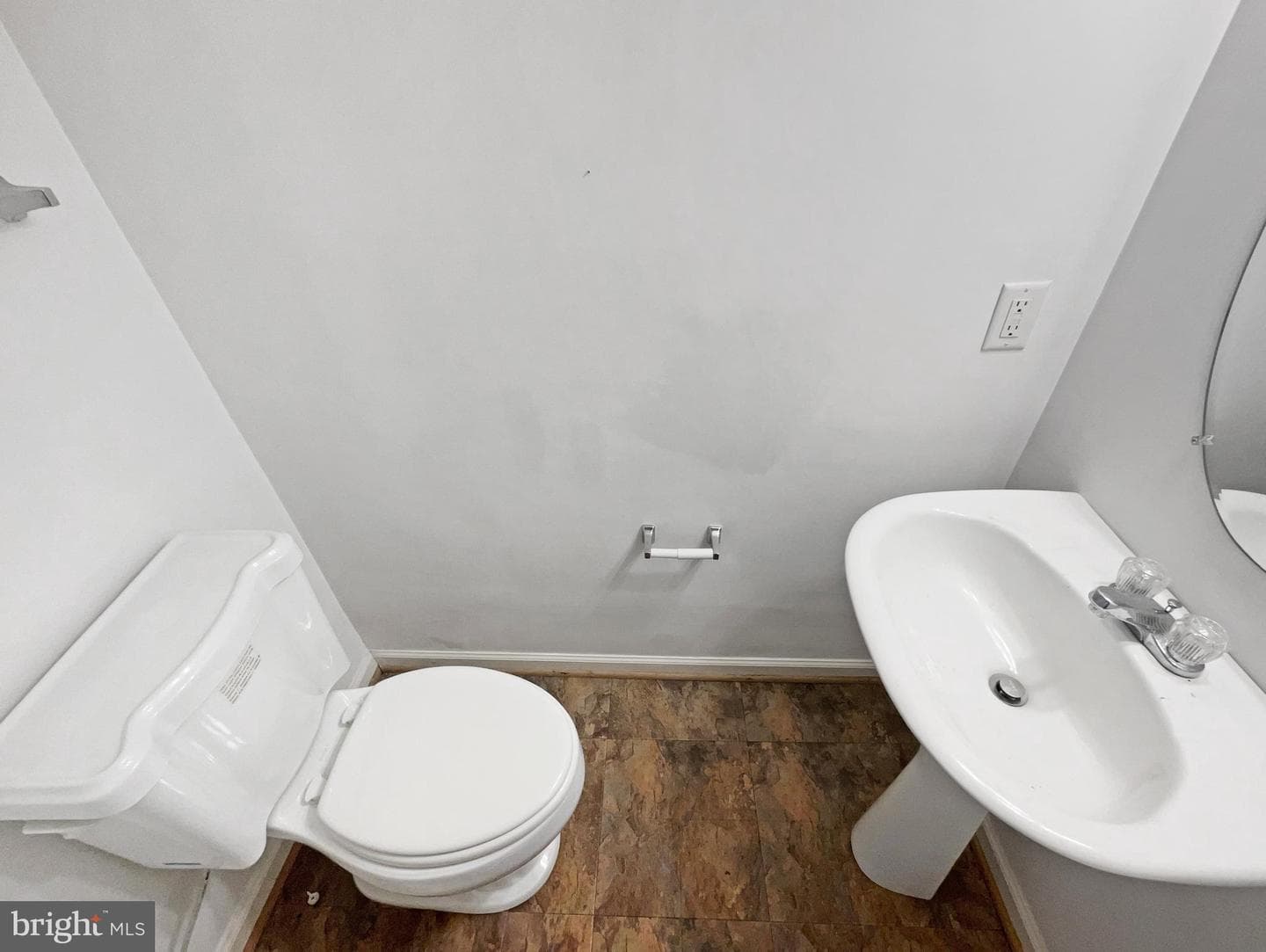 8233 Dellwood Court photo 9