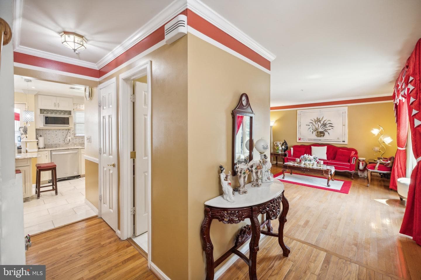 9406 Shallow Creek Lane photo 7