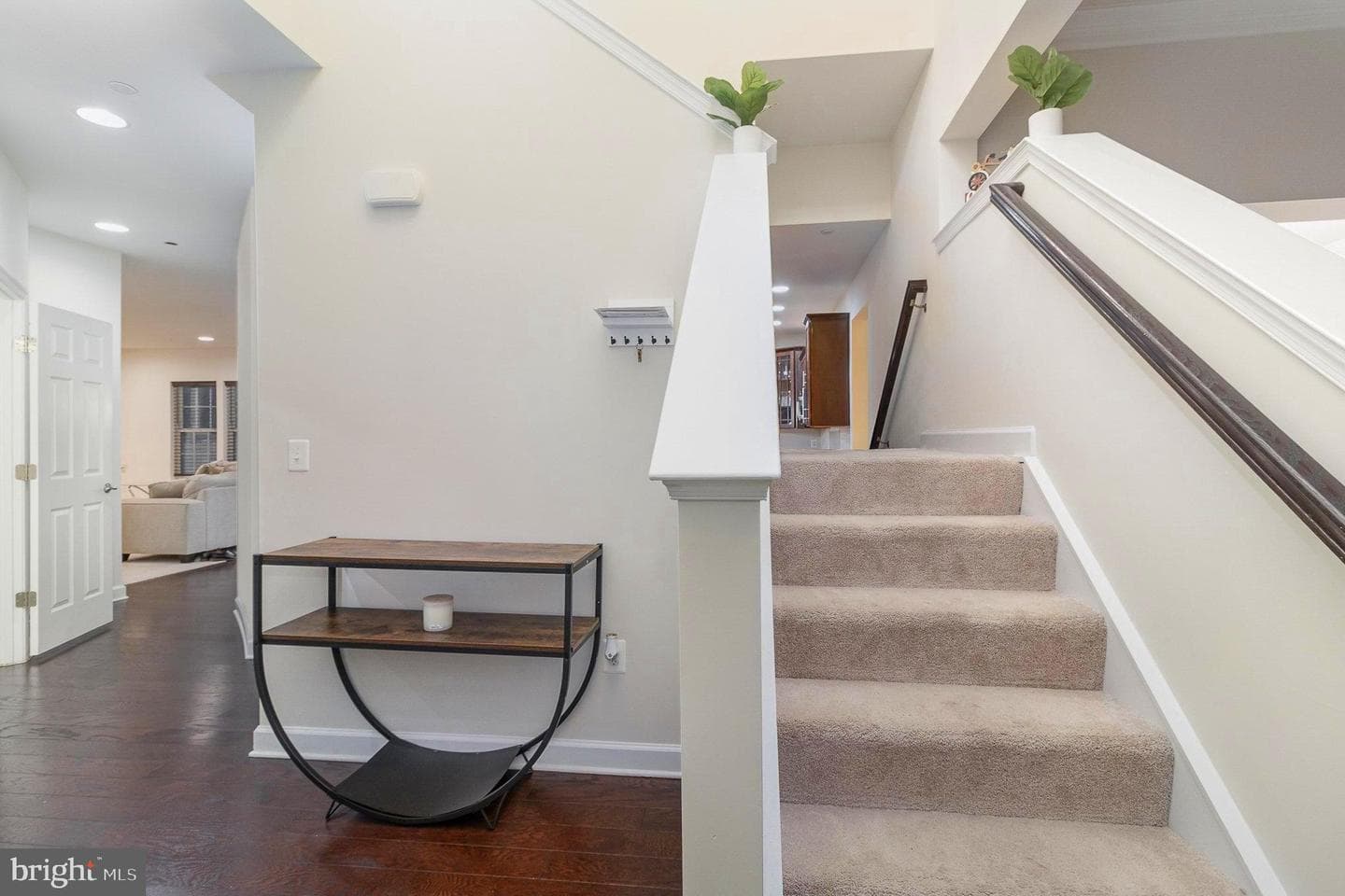 6106 Julia Court photo 4