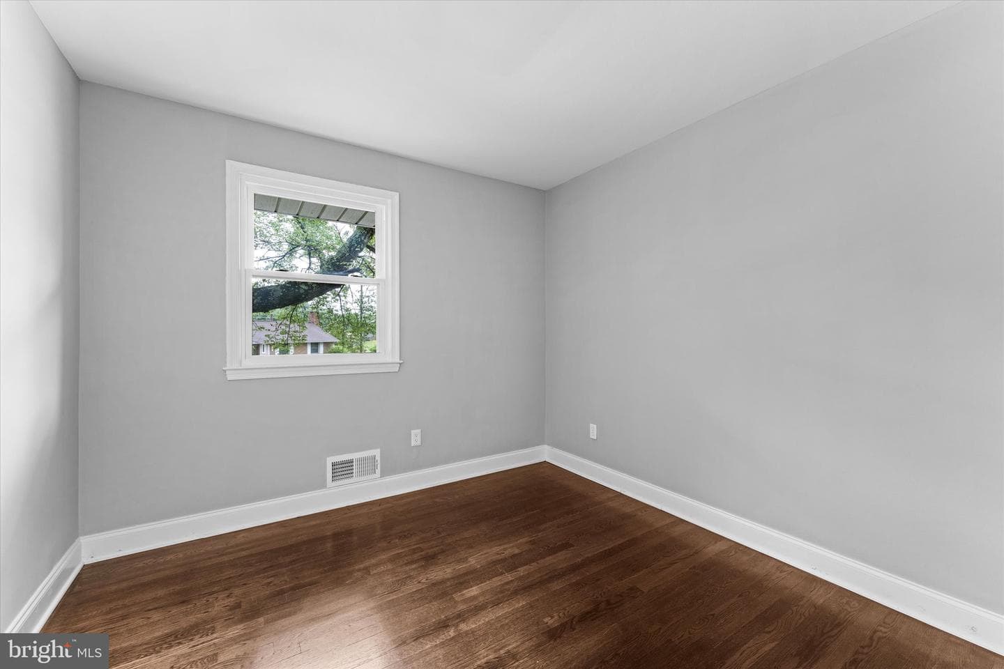 7606 Millrace Road photo 20