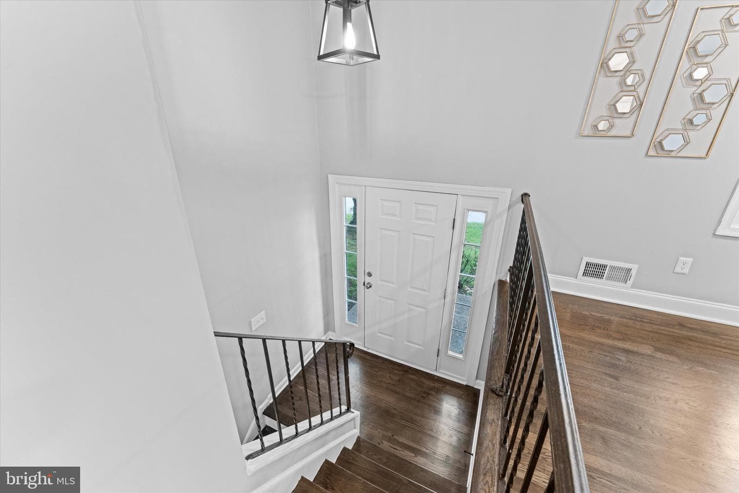 7606 Millrace Road photo 5