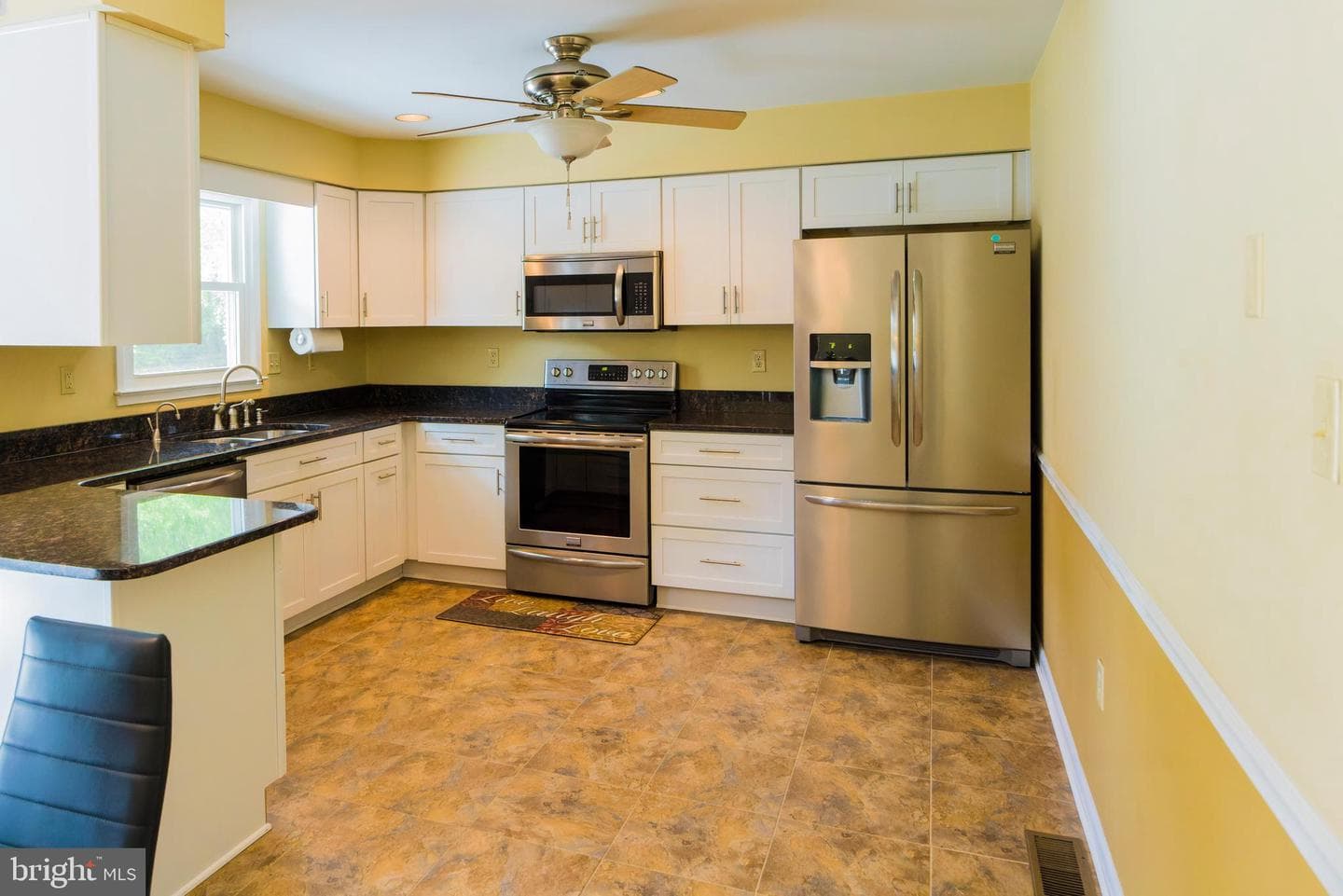 9608 Middleridge Court photo 12
