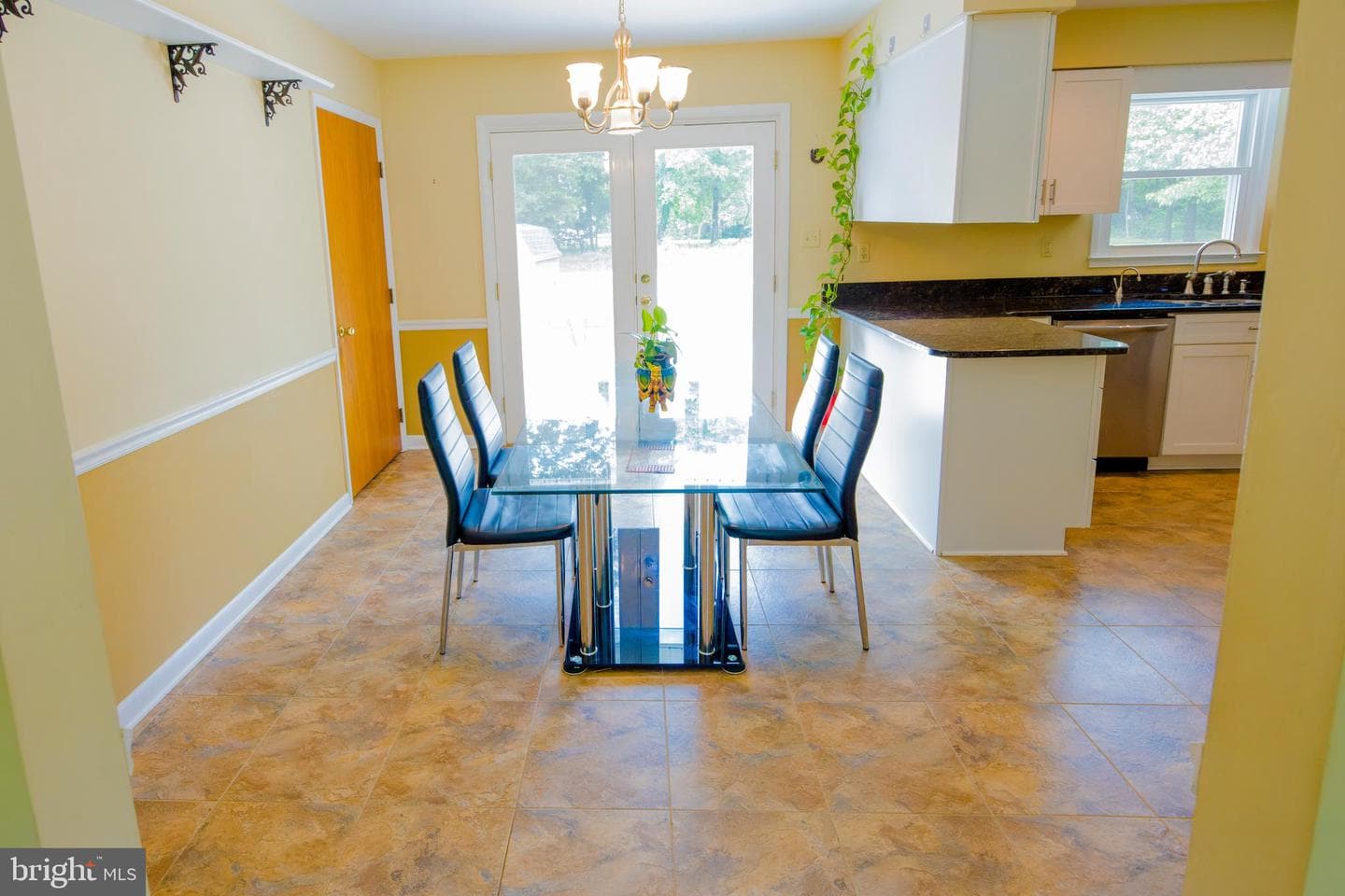 9608 Middleridge Court photo 17