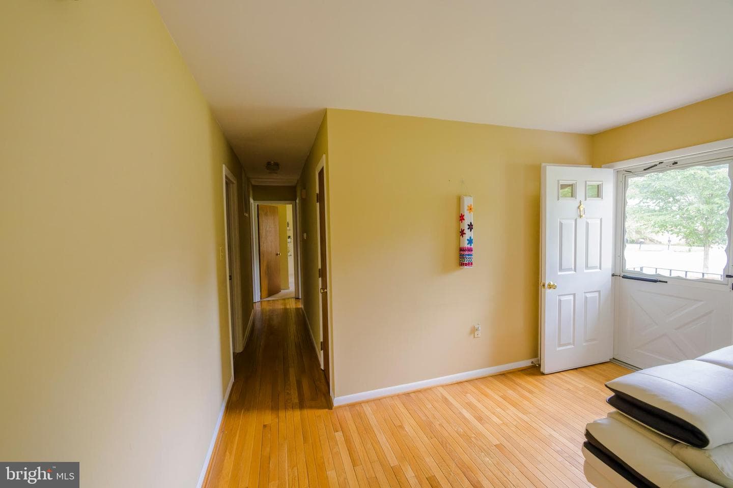 9608 Middleridge Court photo 2