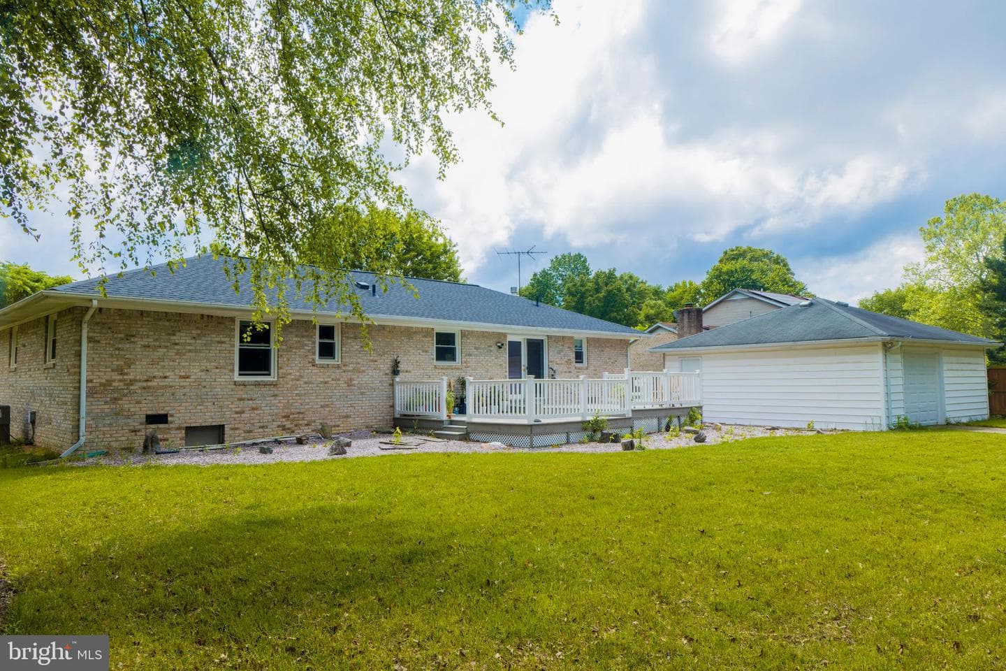 9608 Middleridge Court photo 33