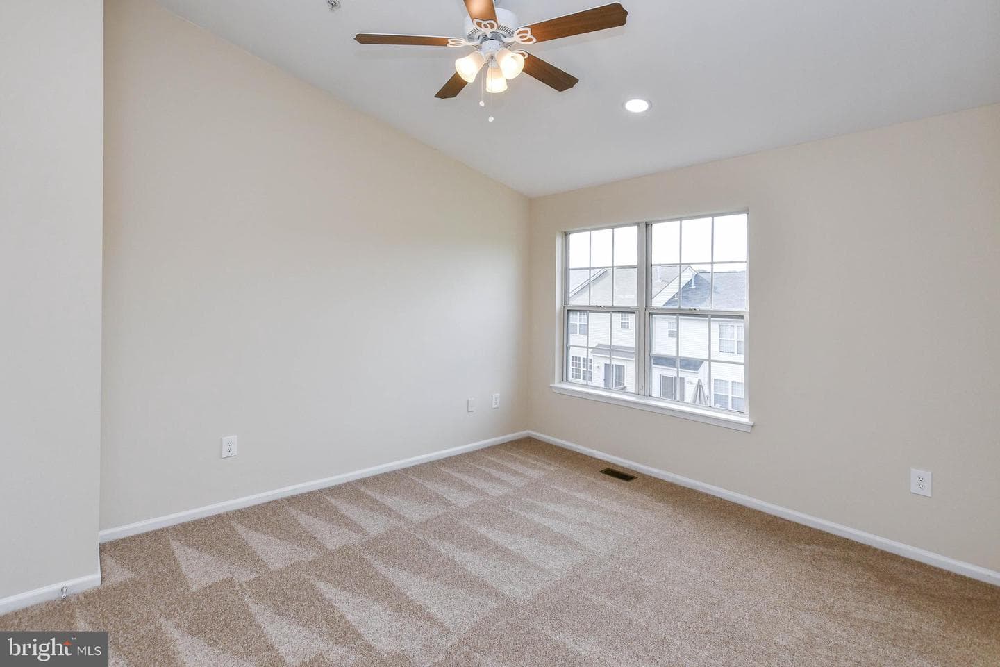 6910 Opal Place photo 14