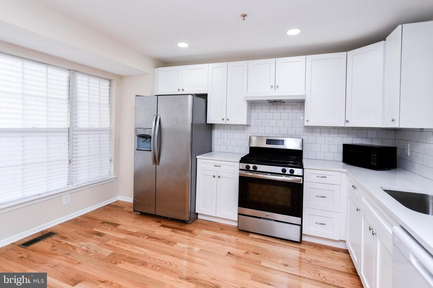 6910 Opal Place photo 4