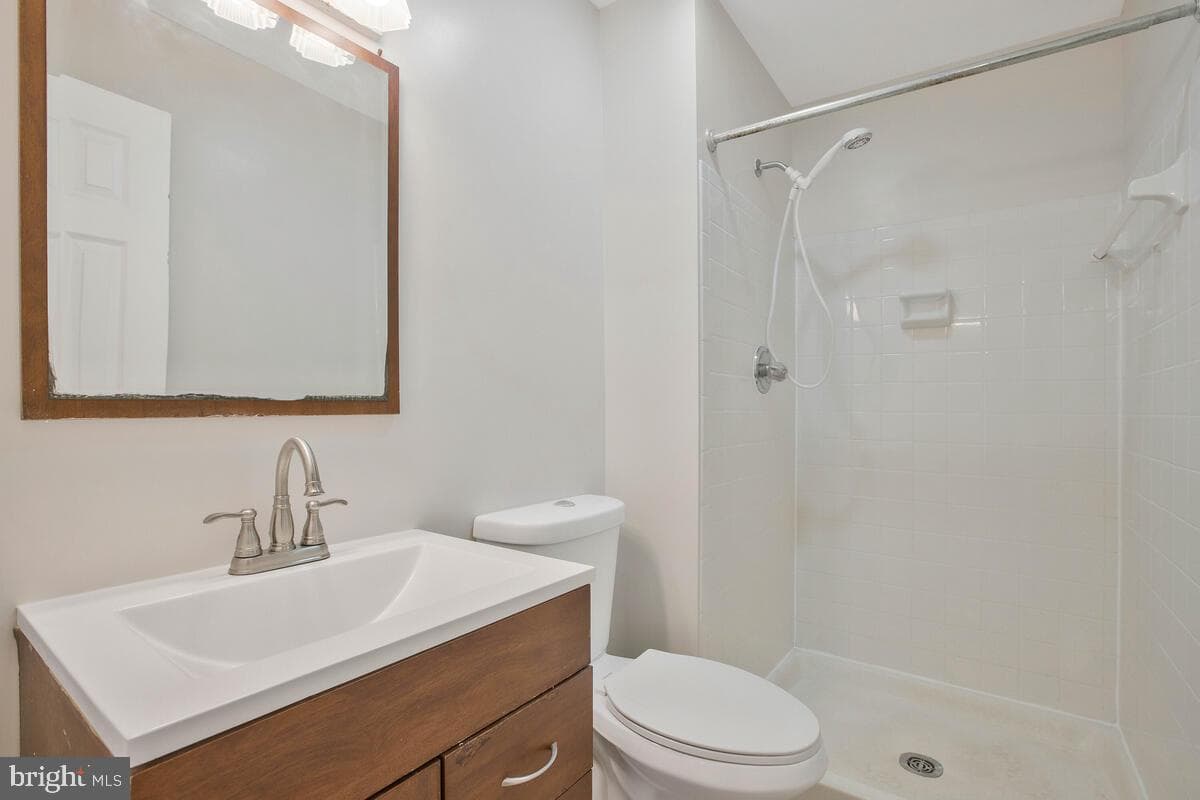 6327 Joslyn Place photo 39