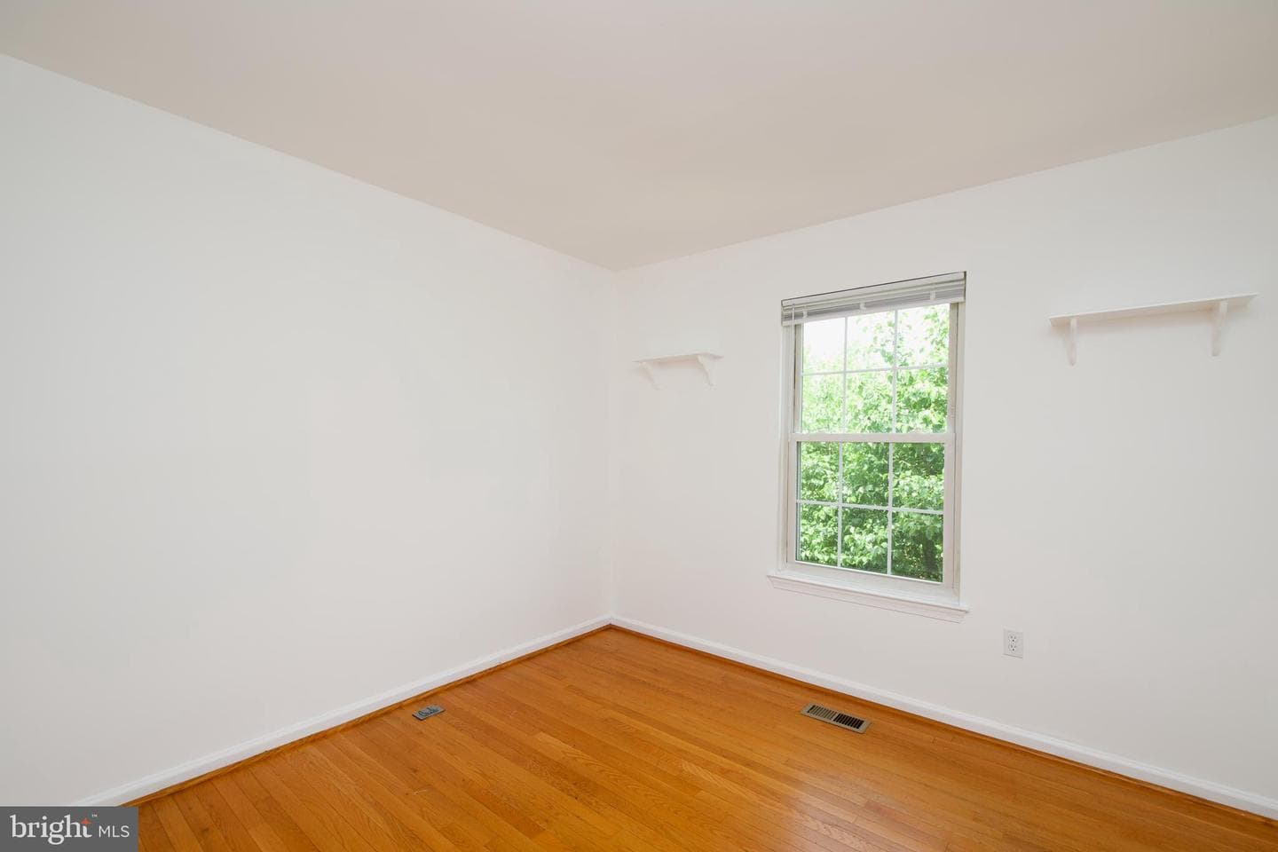 10303 Broom Lane photo 32