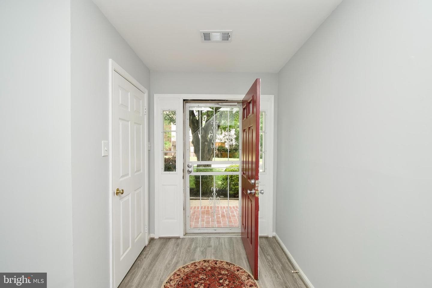 10303 Broom Lane photo 4