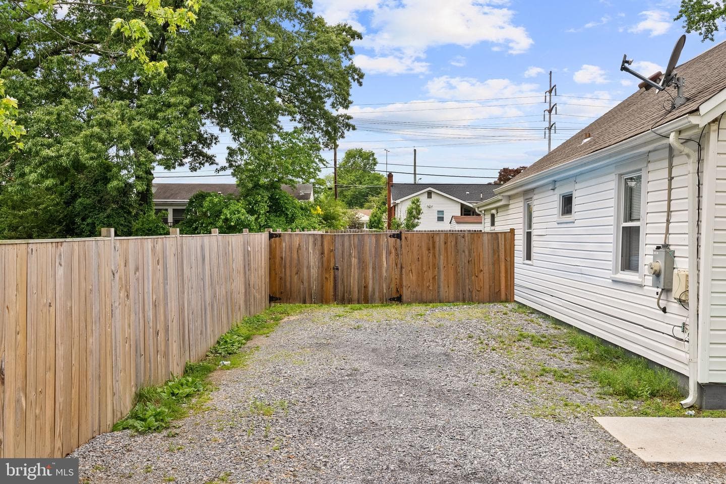 3007 Walters Lane photo 3