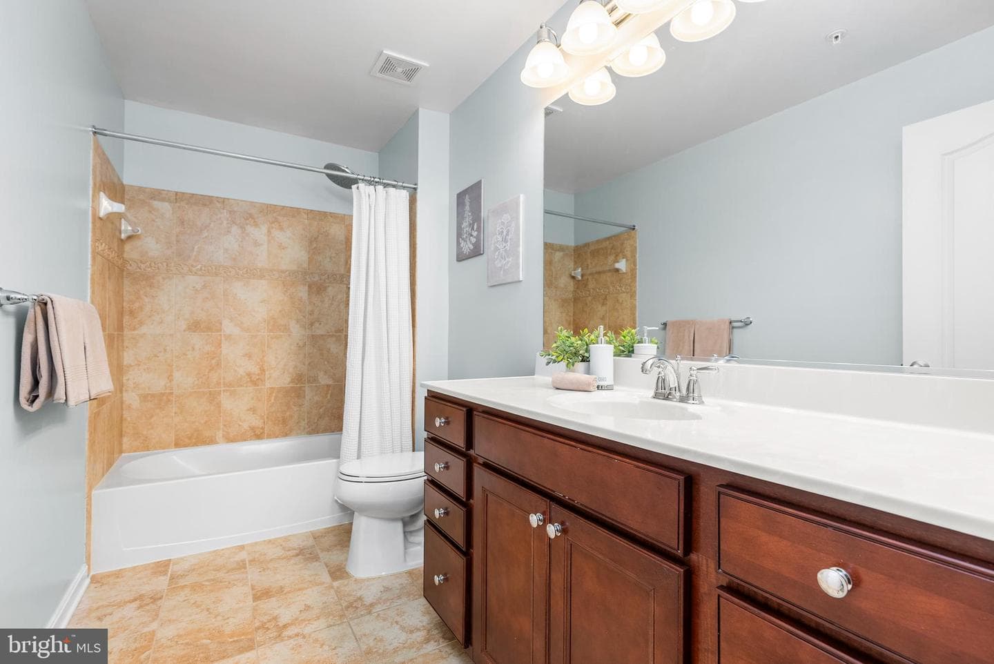 13704 Loganville Street photo 19