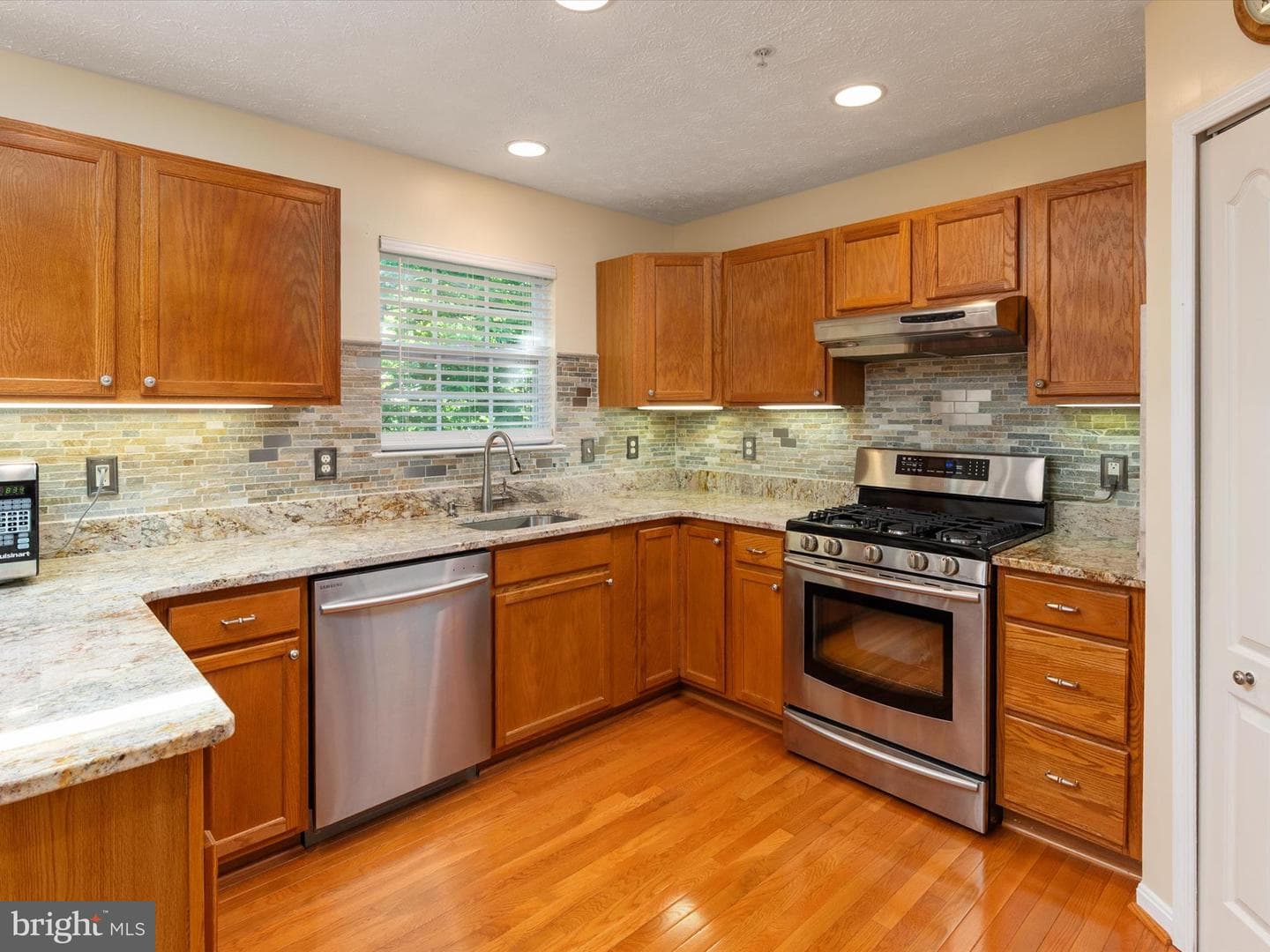 112 Perth Amboy Court photo 13
