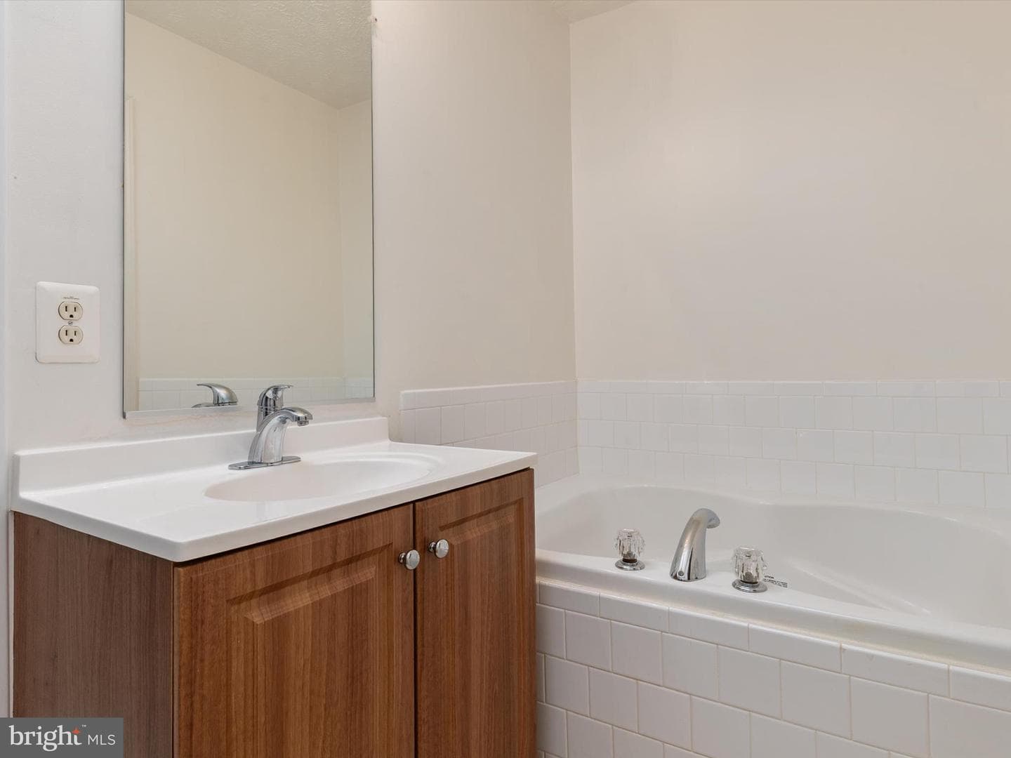 112 Perth Amboy Court photo 24