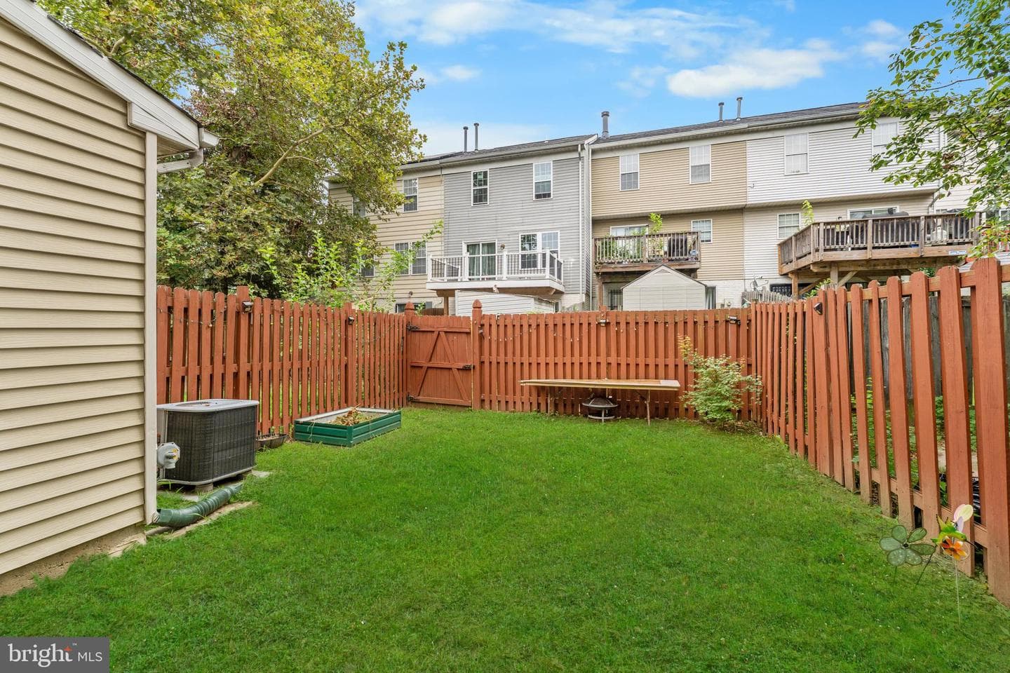 1008 Hanbury Court photo 5