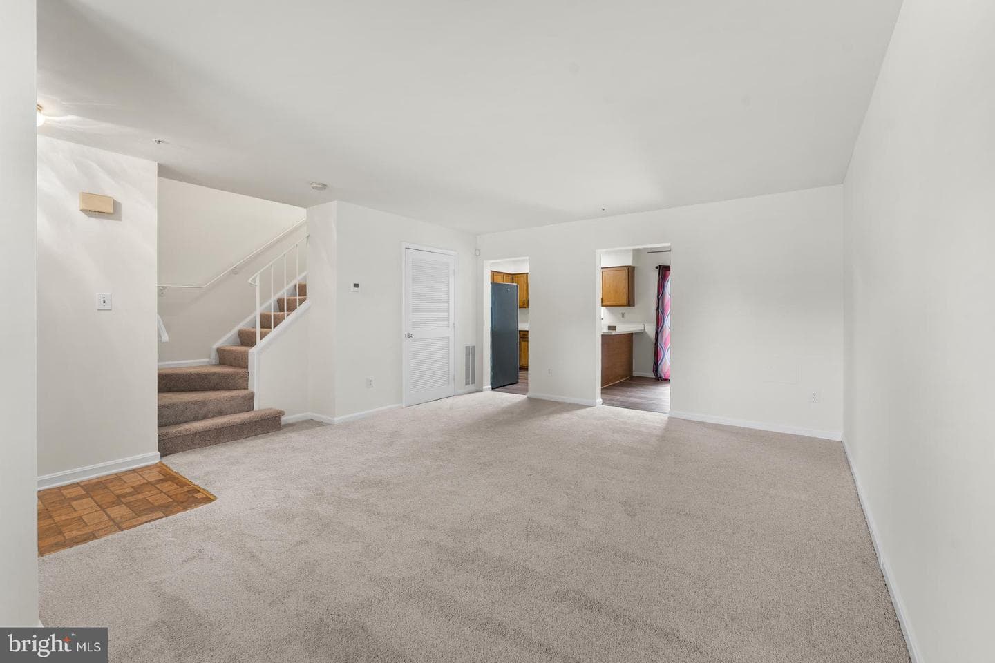 1008 Hanbury Court photo 9