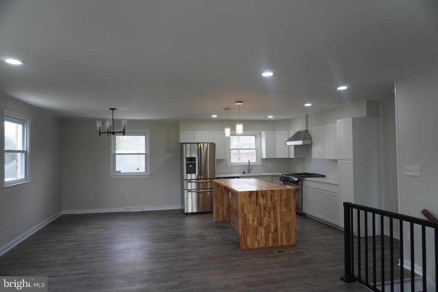 10122 Griff Drive photo 17