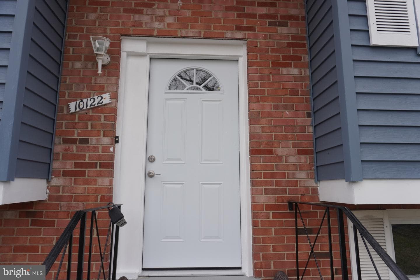 10122 Griff Drive photo 4