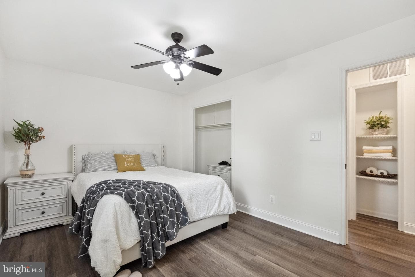 1815 Hollydale Road photo 19