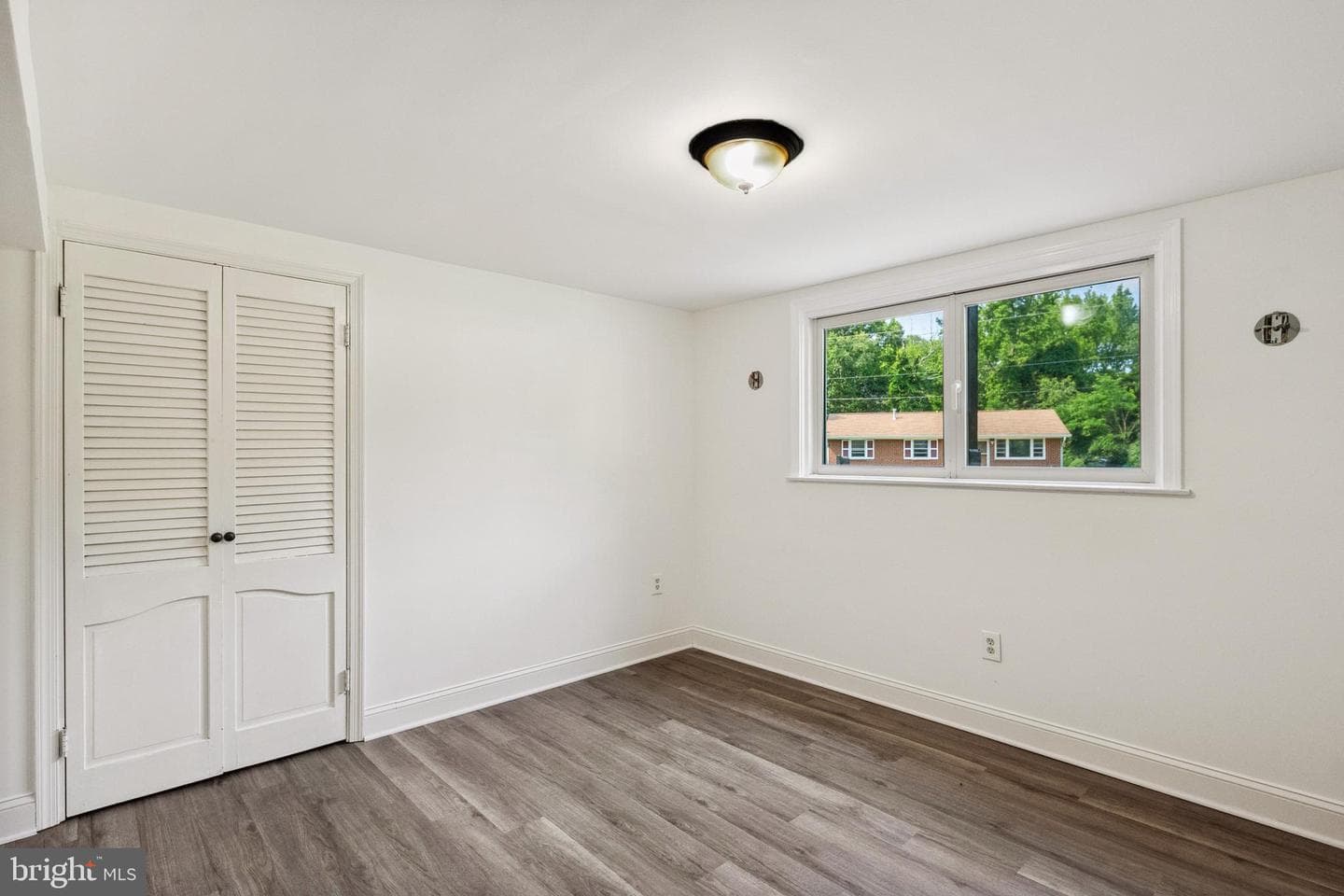 1815 Hollydale Road photo 28