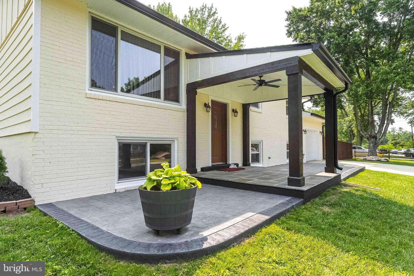 1815 Hollydale Road photo 3