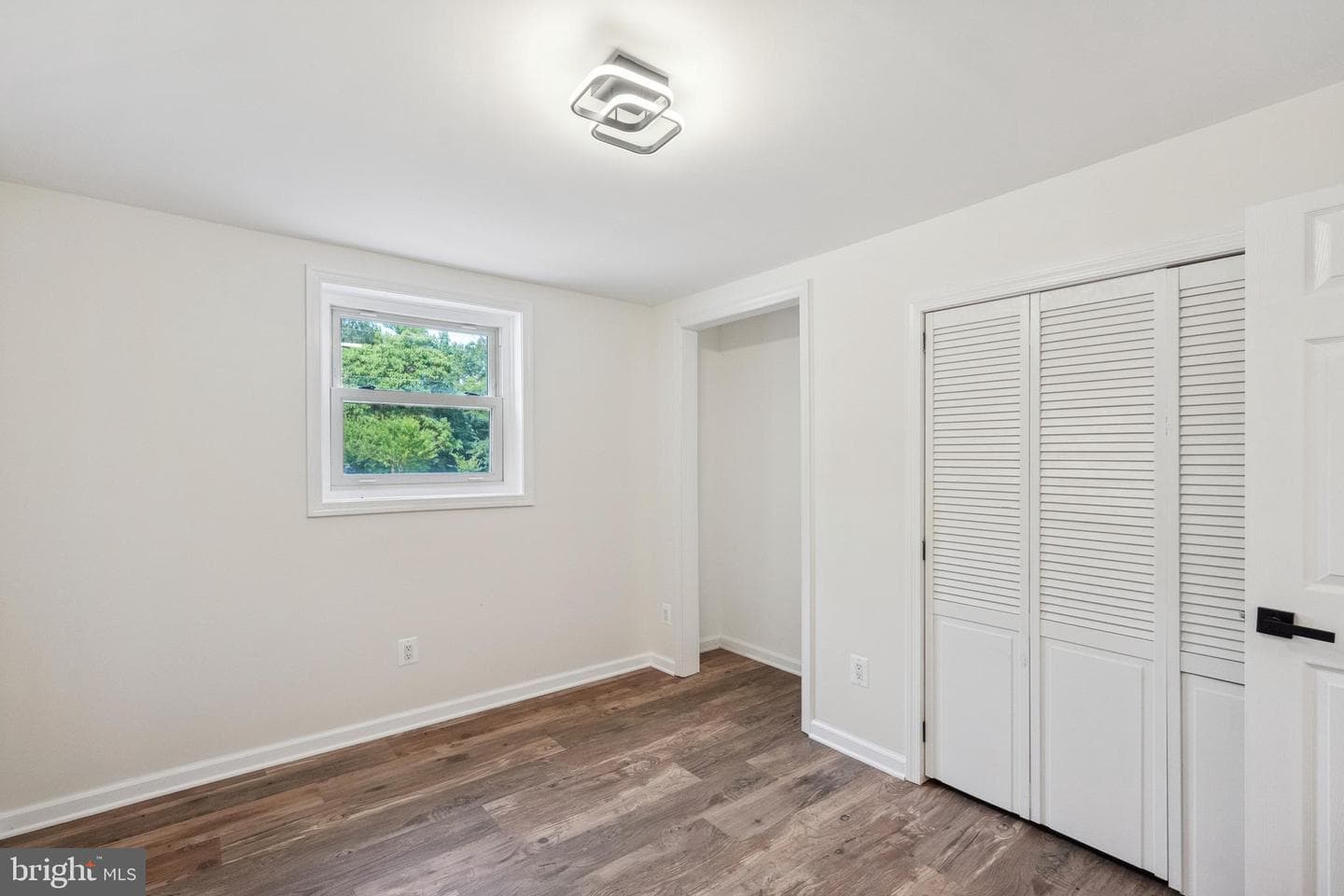 1815 Hollydale Road photo 30