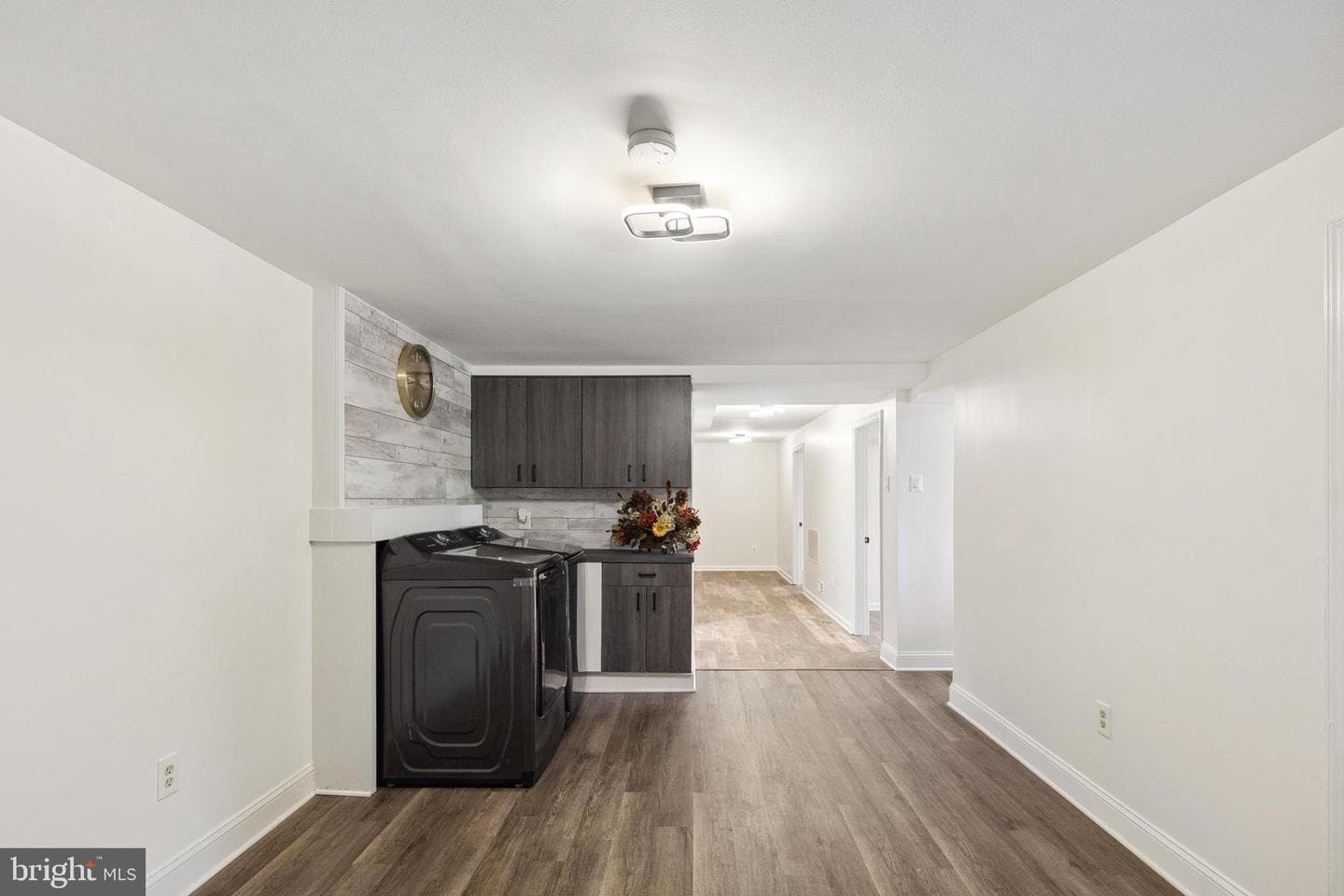 1815 Hollydale Road photo 35