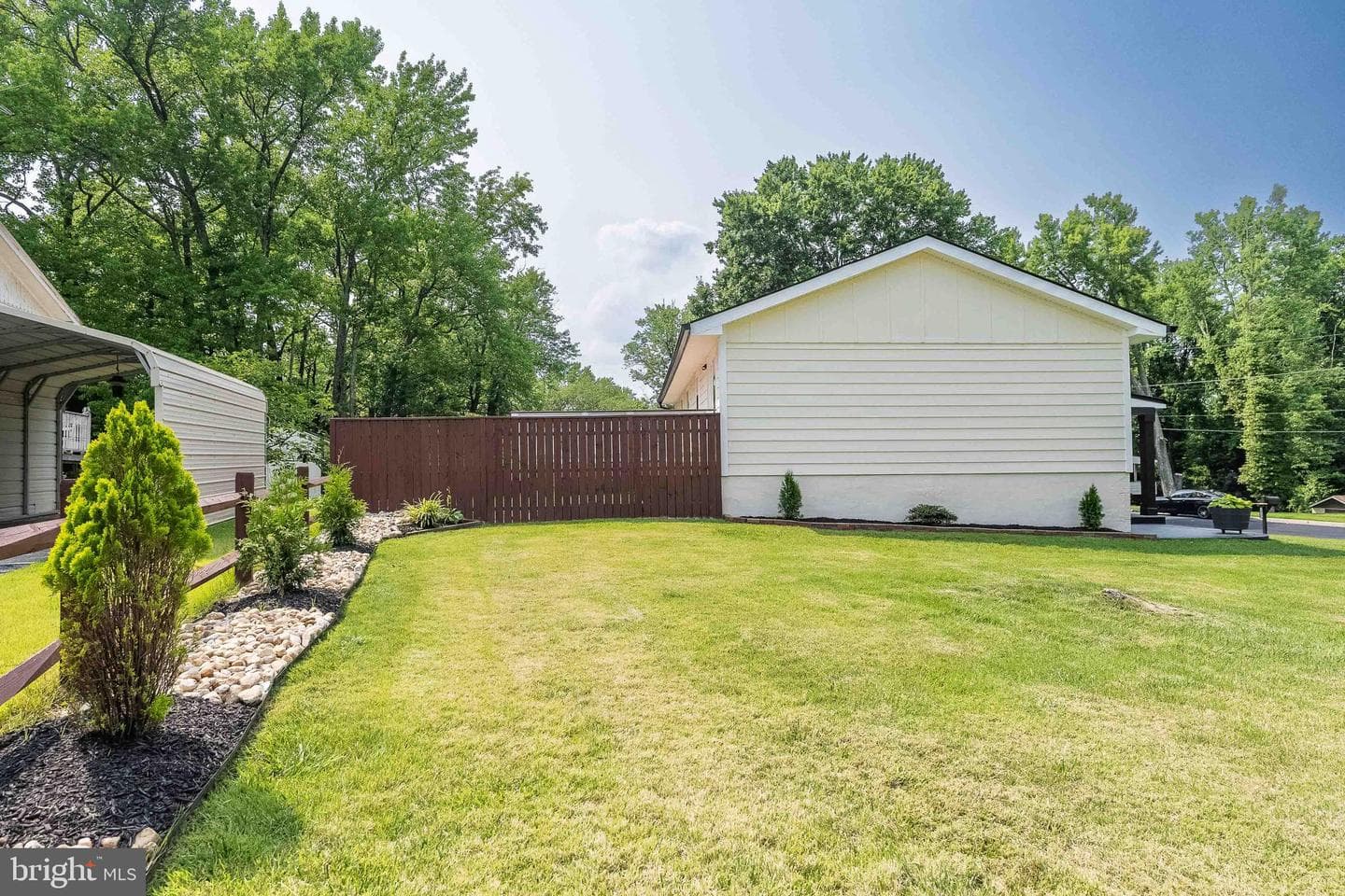 1815 Hollydale Road photo 39