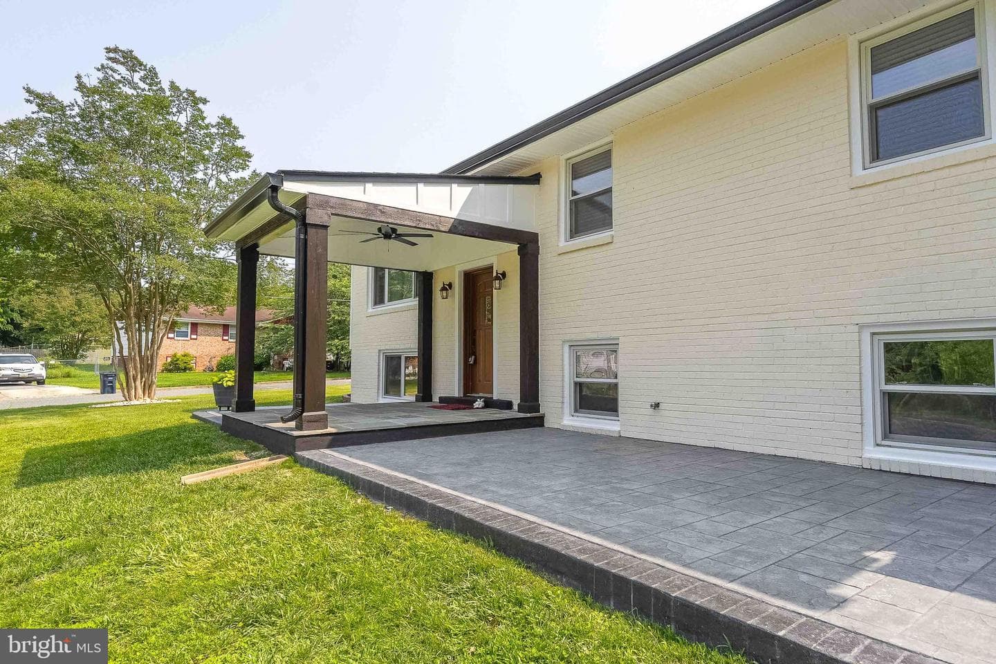 1815 Hollydale Road photo 4