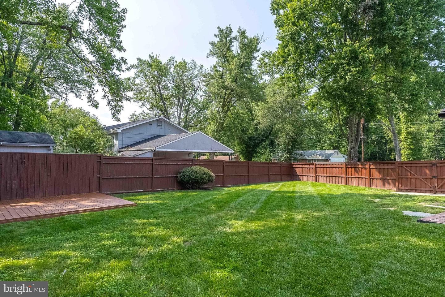 1815 Hollydale Road photo 43