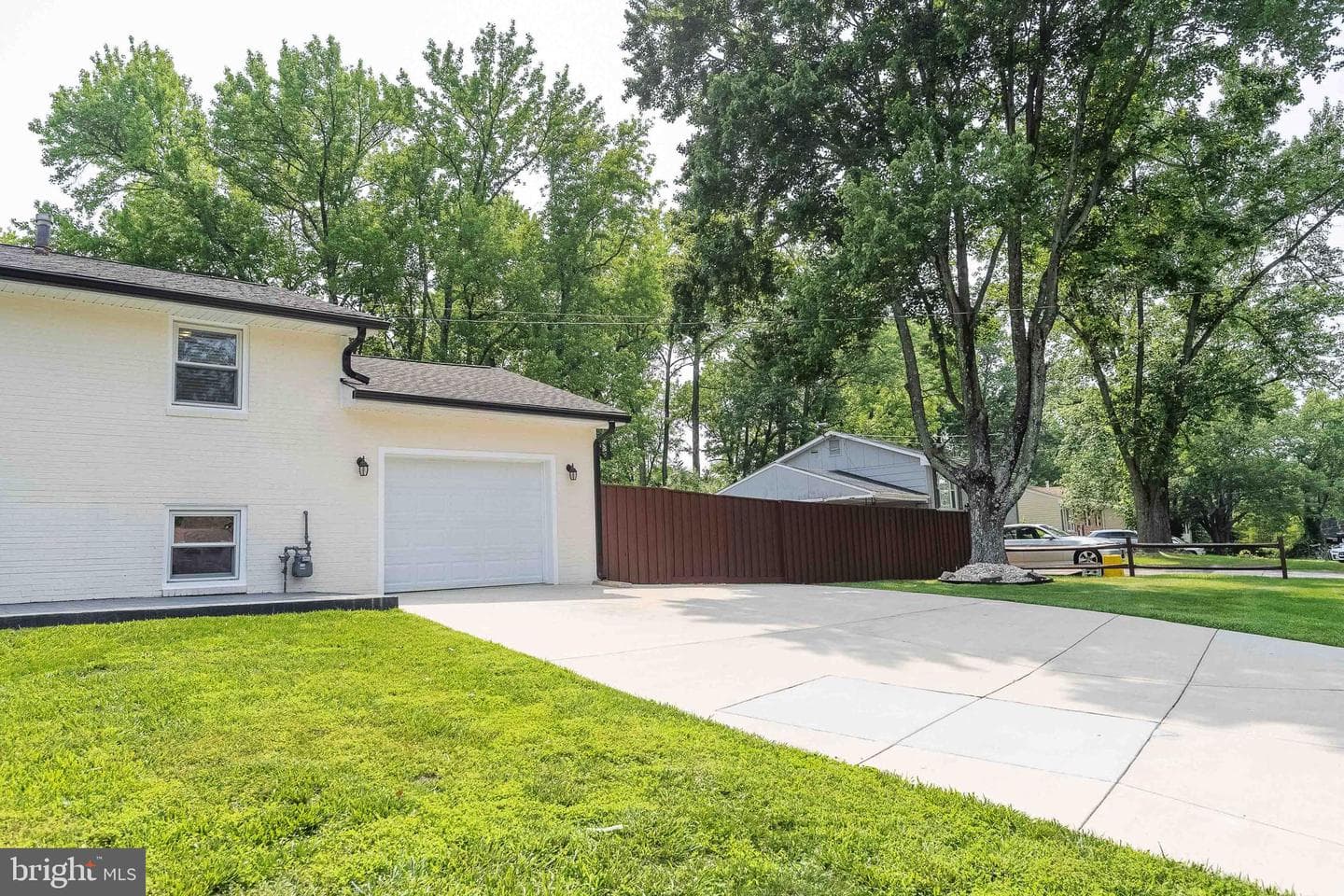 1815 Hollydale Road photo 5