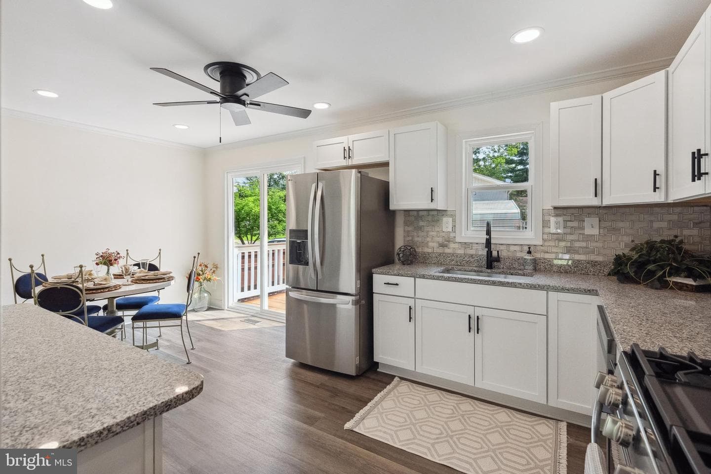 1815 Hollydale Road photo 9