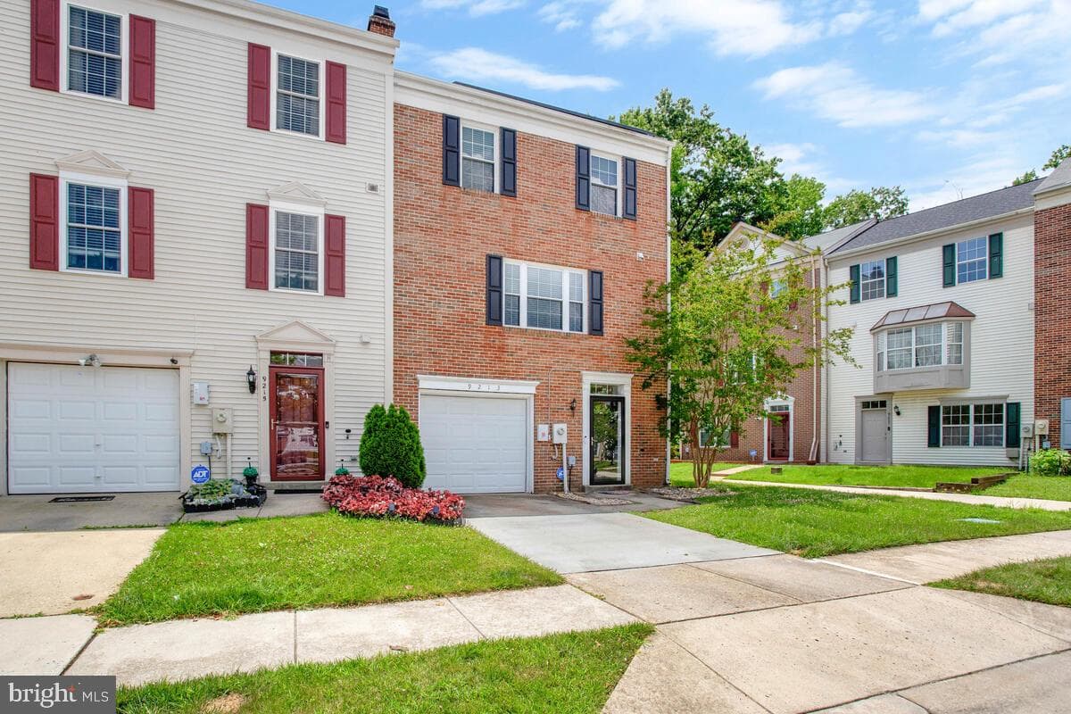 9213 Fairlane Place photo 3