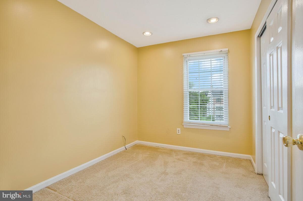 9213 Fairlane Place photo 30