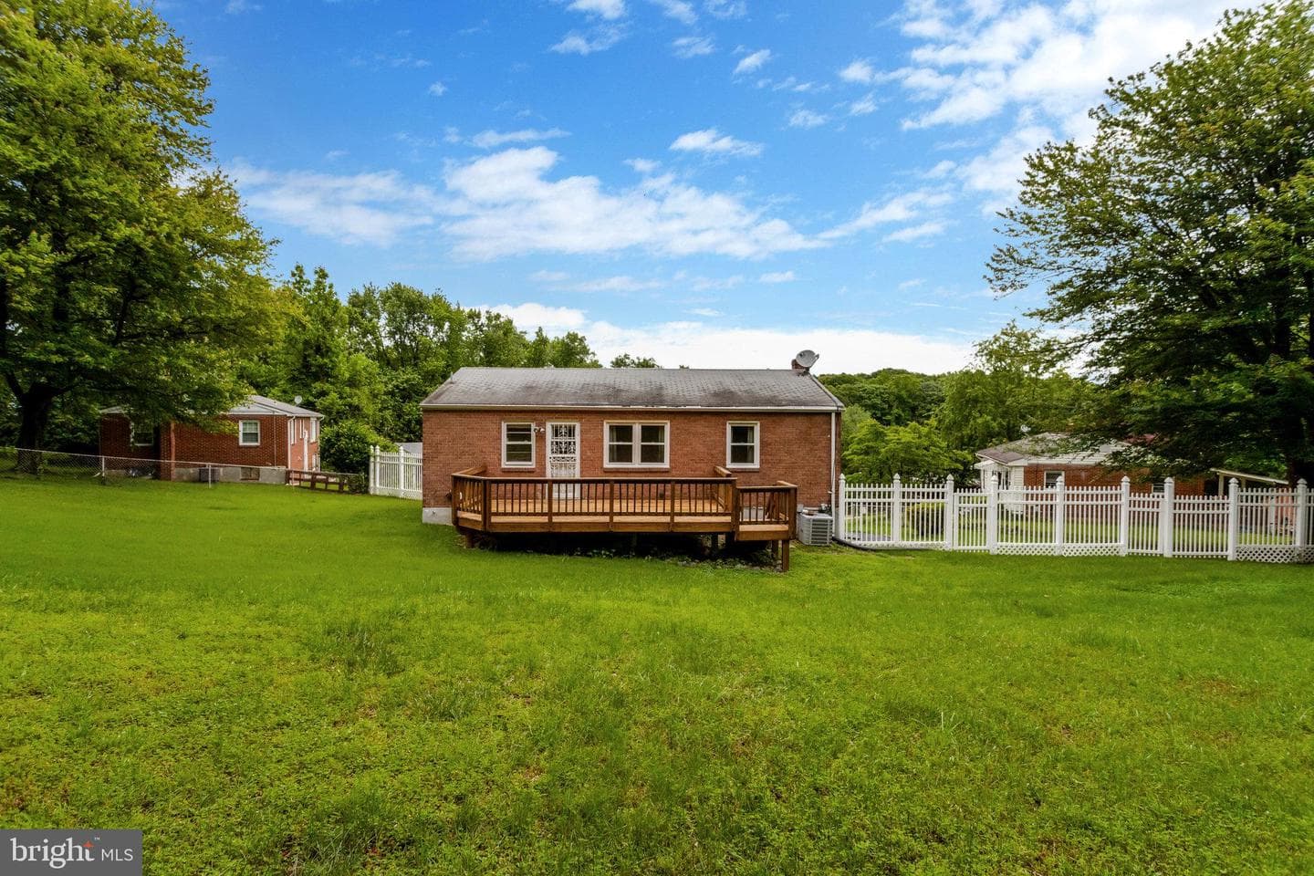 1501 Stirling Court photo 32