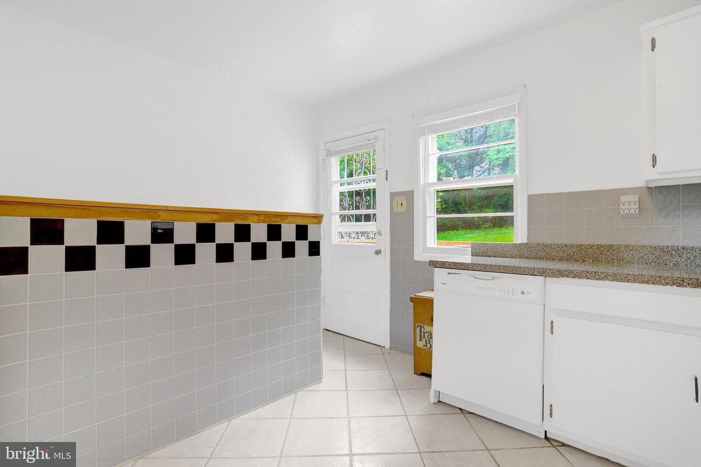 1501 Stirling Court photo 6