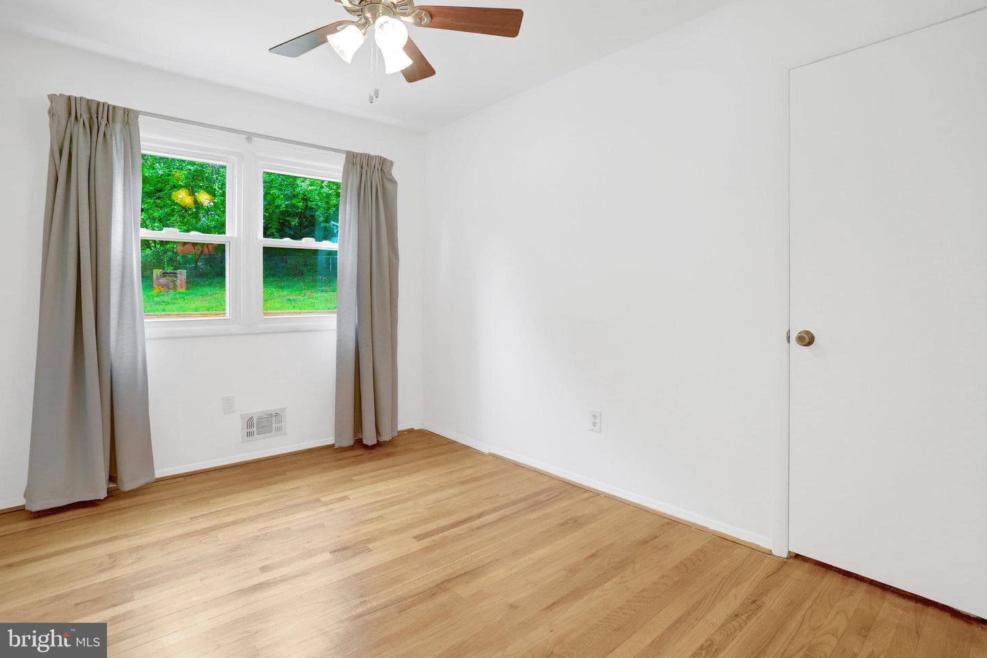 1501 Stirling Court photo 7