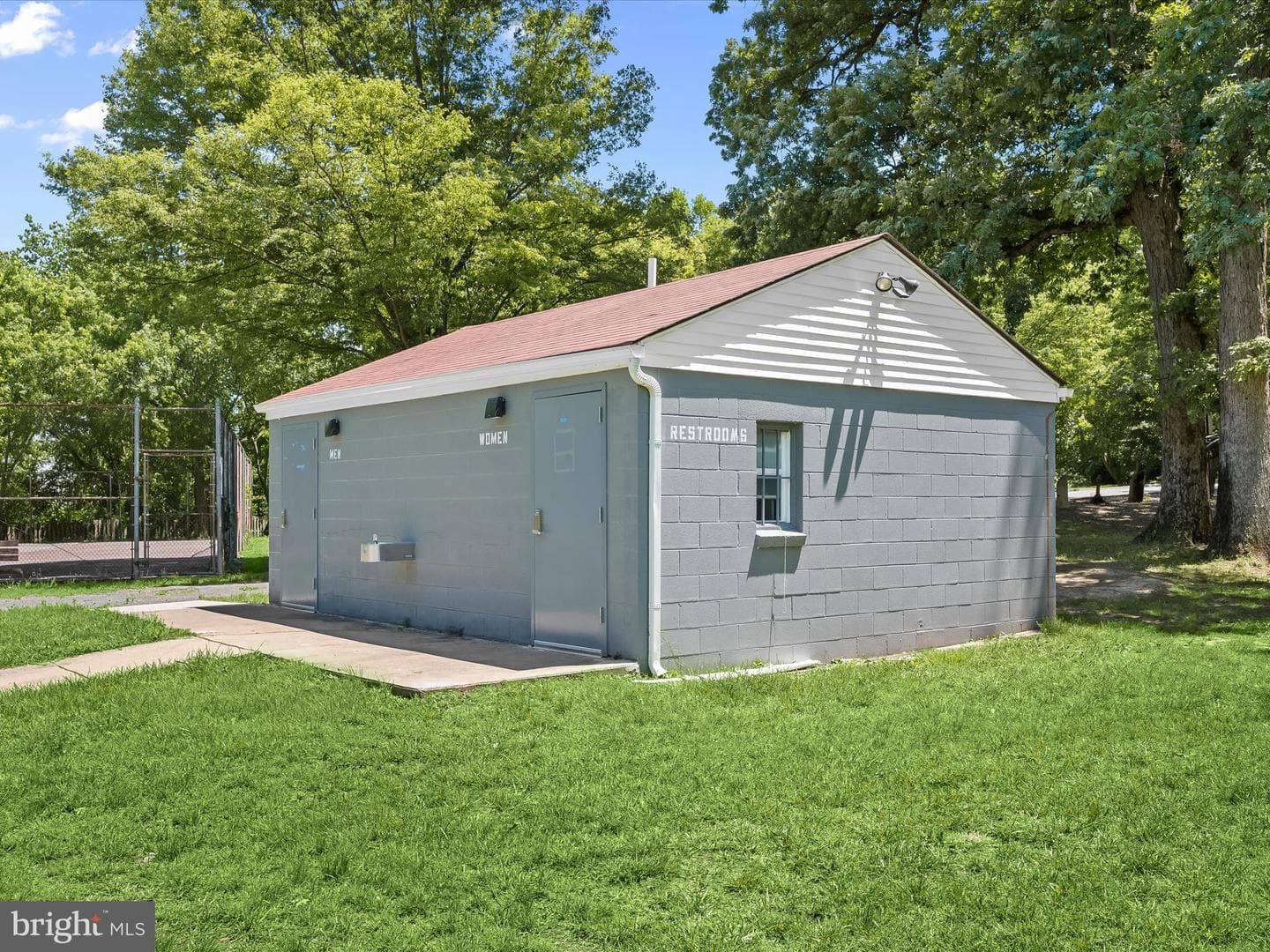 1812 64th Avenue photo 38