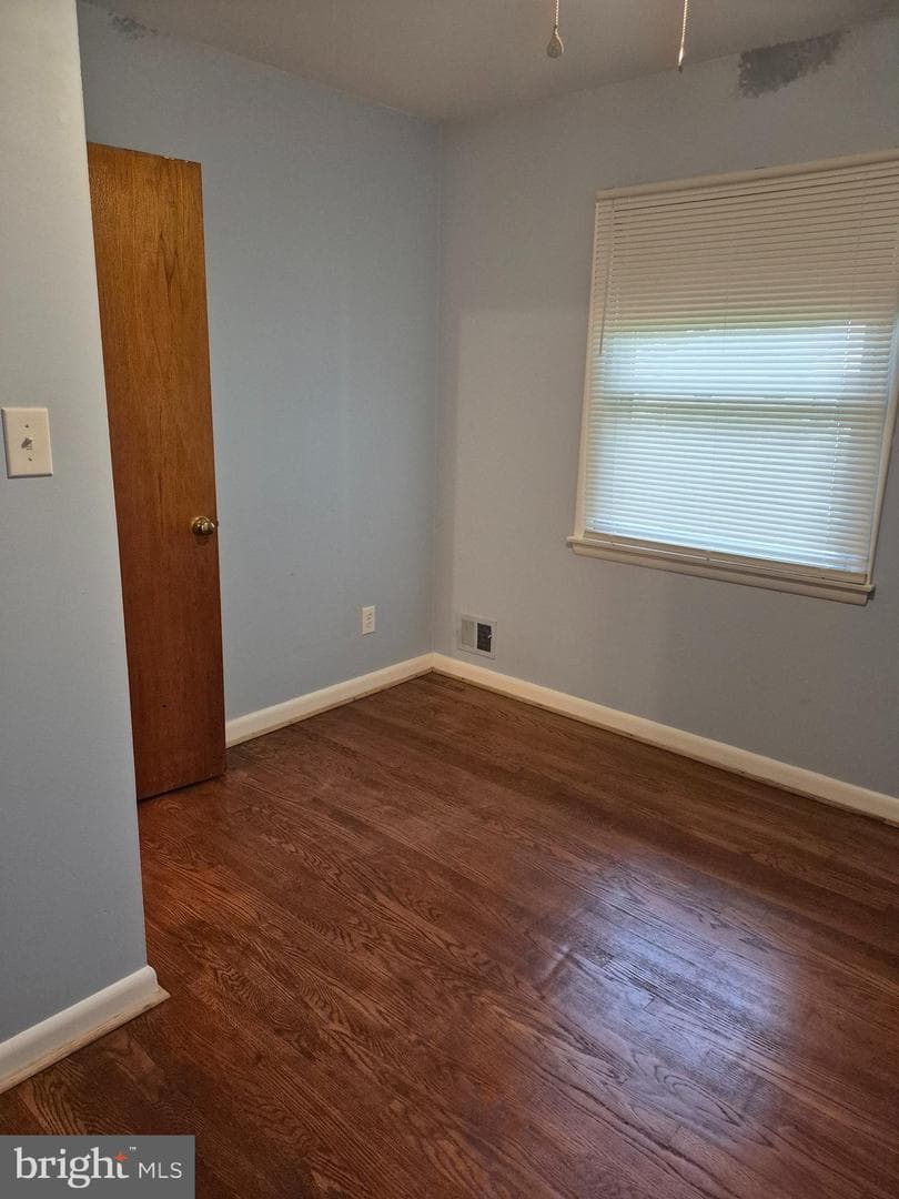 4704 Rockford Drive photo 8