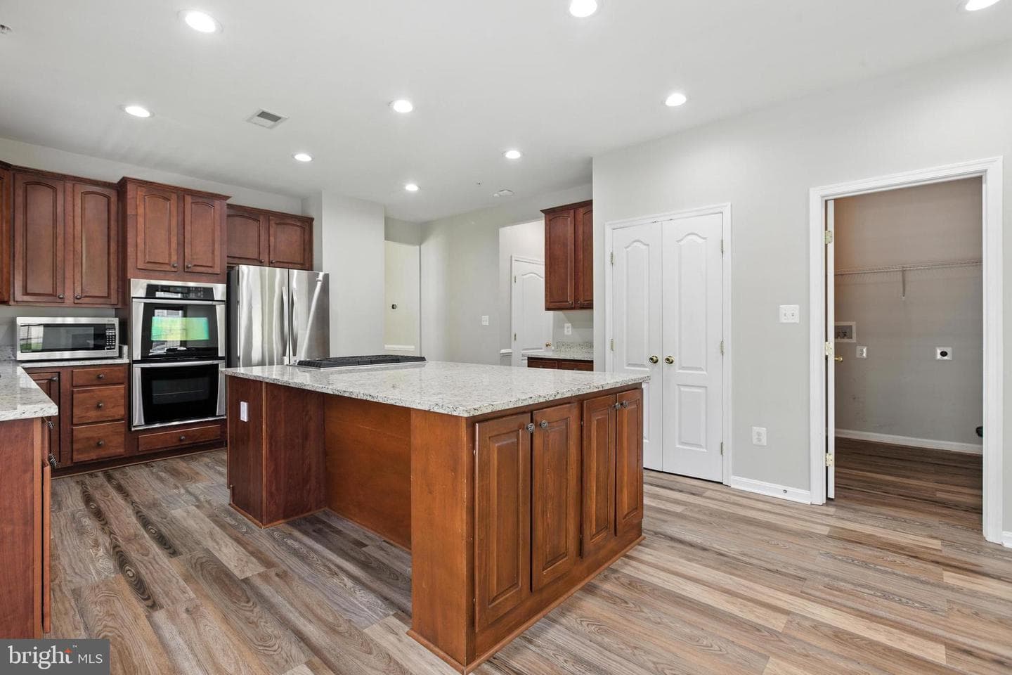 10210 Rolling Green Way photo 16