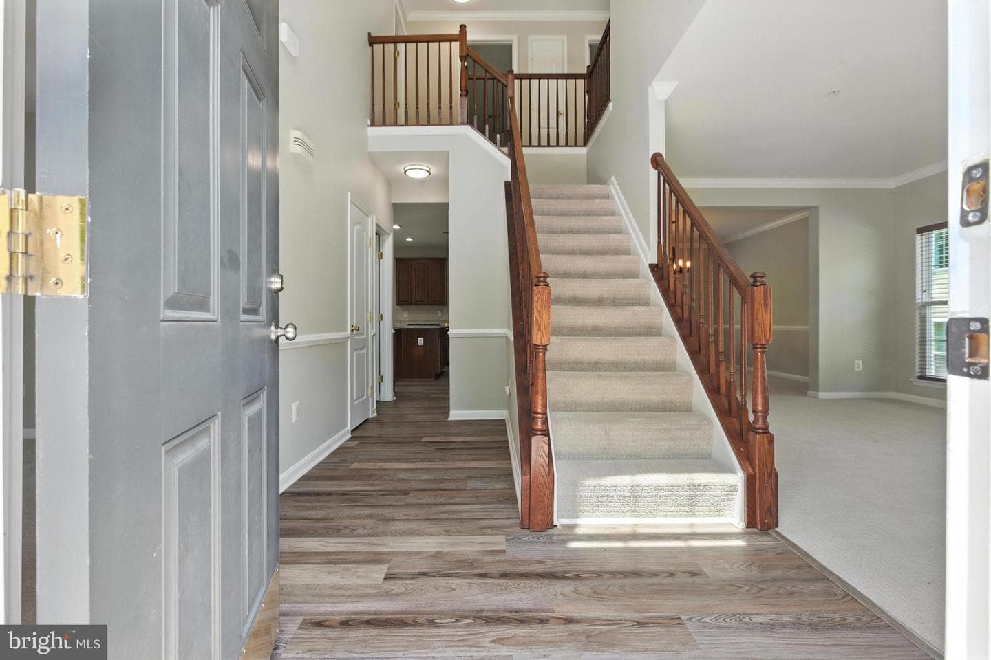 10210 Rolling Green Way photo 3